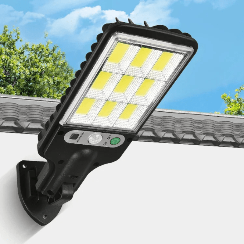 ソーラー LED投光器（人感センサー付き）
